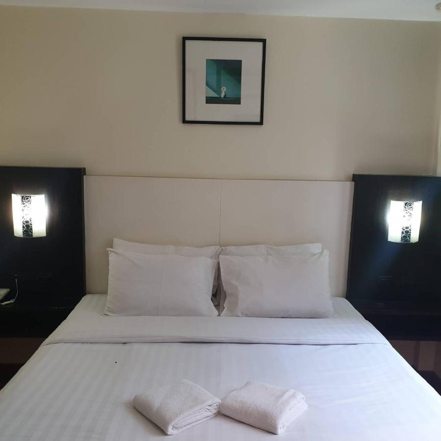Zen Hotel @18 Bangkok Bagian luar foto